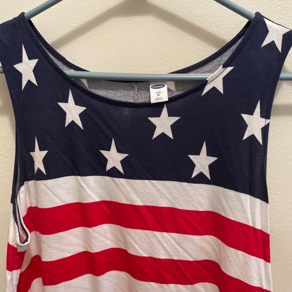 Old Navy size M sleeveless red white and blue top - Picture 3 of 4